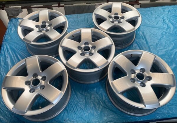 Jogo de Rodas Liga Leve Original Semi Nova Aro 16'' Mitsubishi Pajero Tr4 (5 peças)