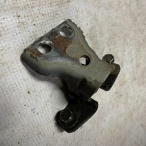 Dobradiça da Porta Traseira Lado Esquerdo Mitsubishi Pajero TR4 2002 até 2015